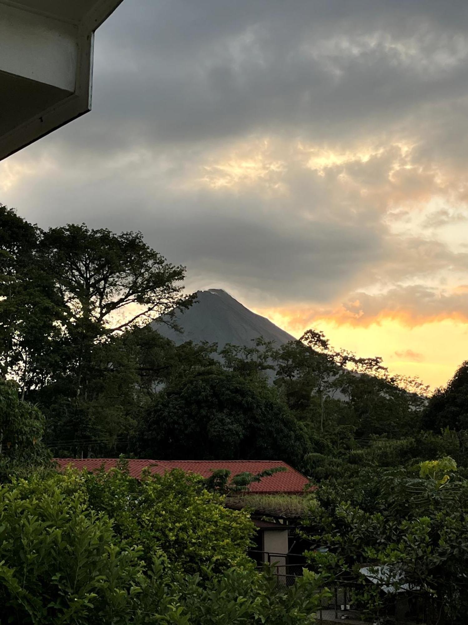 Arenal Sloth Hostel La Fortuna 外观 照片