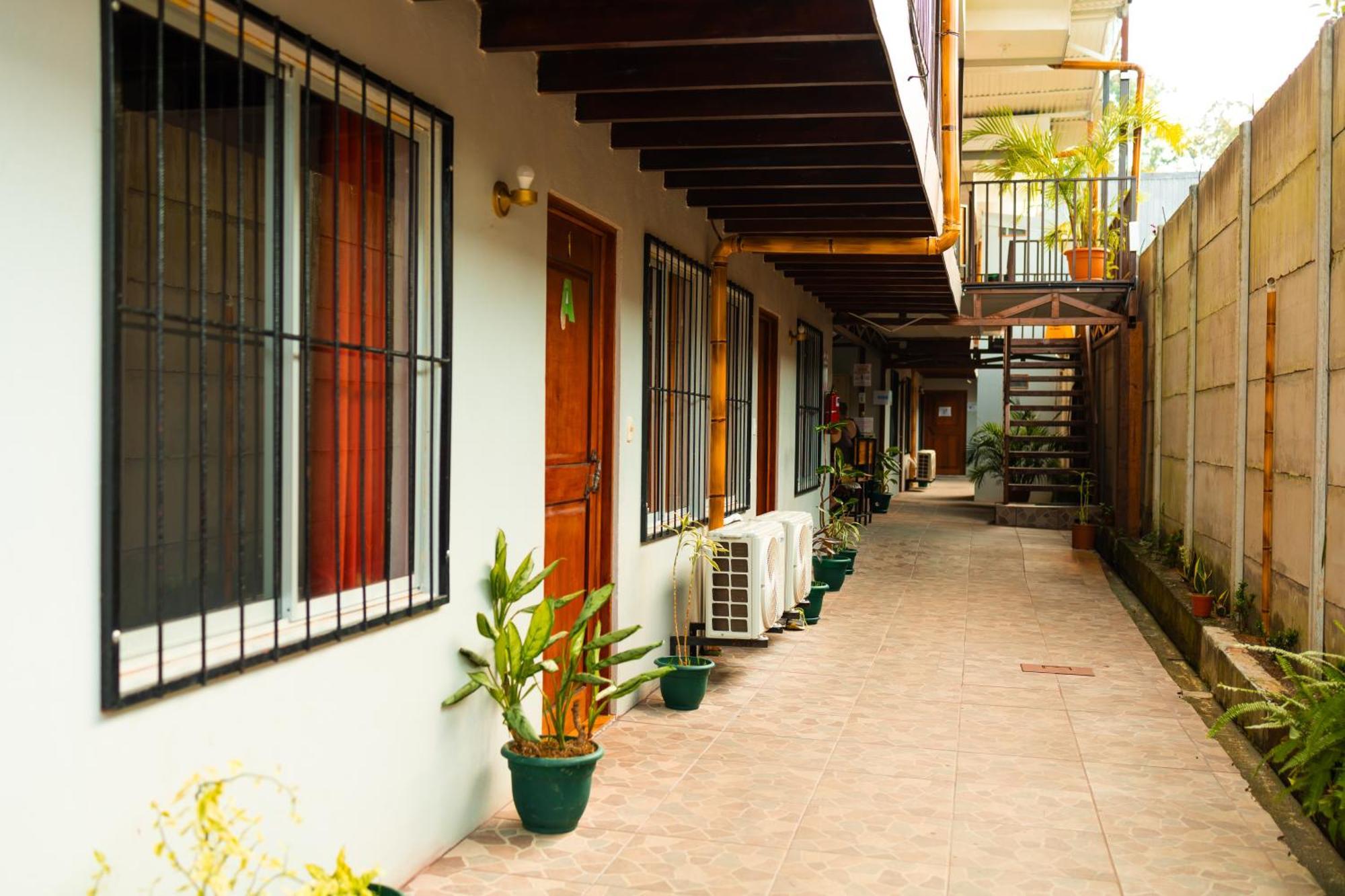 Arenal Sloth Hostel La Fortuna 外观 照片